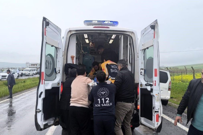 Siirt'te otomobil ile kamyonet çarpıştı: 2 ölü, 3 ağır yaralı