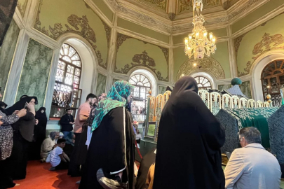 Tarihi Bursa'da çarpıcı görüntü! Emir Sultan'da büyük hareketlilik