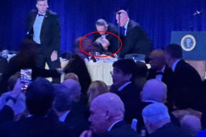 Trump'ın yemeğinde silahlı saldırı! Gizli servis anında müdahale etti