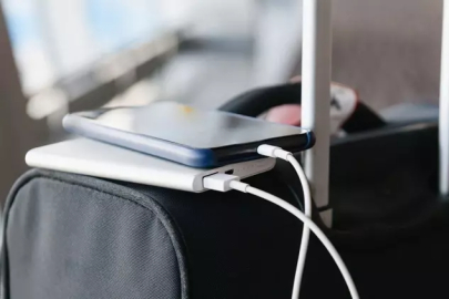 Uçaklarda powerbank kullanımı için yeni karar! Sınır getirildi