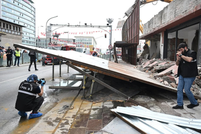 Binanın platformu çöktü: Yaralılar var