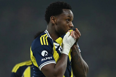 Jhon Duran'dan Fenerbahçelileri çıldırtan hamle! Mert Hakan takibi bıraktı