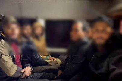 Minibüsle 14 göçmeni kaçırdı!