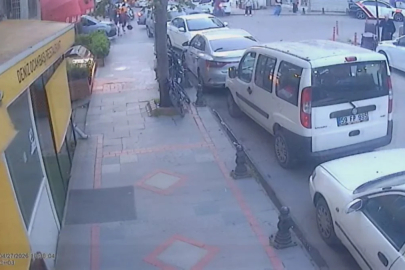 Motosikletli Direksiyon Hakimiyetini Kaybederek Araça Çarptı