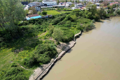 Sakarya'da nehre düşen çocuğu arama çalışmaları bir haftadır sürüyor