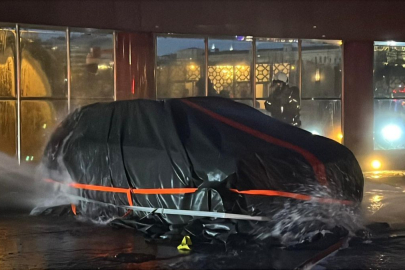 Şişli'de 34 Katlı Plazanın Otoparkında Yangın Çıktı