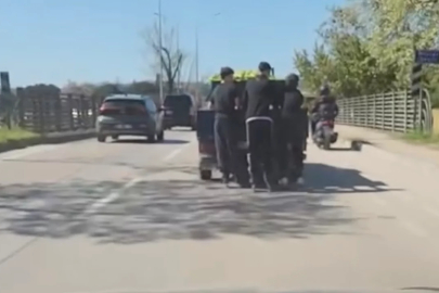 Bursa'da gençlerin tehlikeli yolculuğu kamerada!