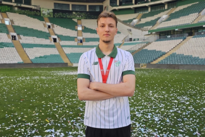 Şampiyon Bursaspor'un genç file bekçisinin en büyük hayali A Milli Takım