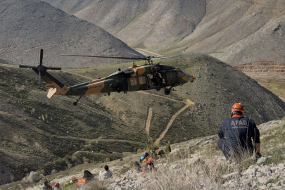 Adıyaman'da dağda mahsur kalan kişi askeri helikopterle kurtarıldı