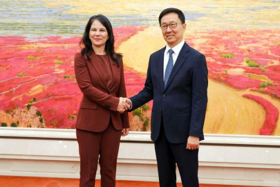 Çin Cumhurbaşkanı Yardımcısı Han, BM Genel Kurulu 80. Dönem Başkanı Baerbock ile Görüştü