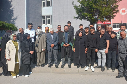 Eşini öldürmekle suçlanan kadının yargılanmasına başlandı