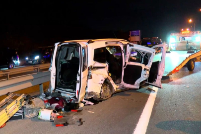 Eyüpsultan'da hafif ticari araç ile minibüs çarpıştı: 4 yaralı