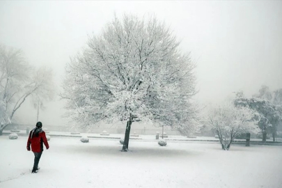 Türkiye’ye kış geri dönüyor... Bu kentlerimize lapa lapa kar yağacak!
