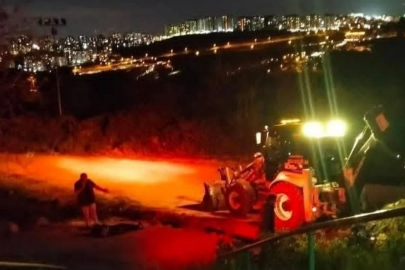 Altyapı çalışması sırasında doğal gaz hattı zarar gördü! Operatör bayıldı...