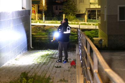 Arkadaşının evinde pencereden düşen üniversiteli kız ağır yaralandı