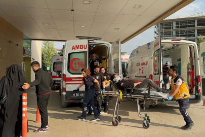 Bursa'da iki hafif ticari araç çarpıştı: Yaralılar var...