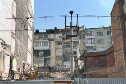 Bursa'nın 1968'den kalan oteli tarihe karıştı! Simge yapı yıkıldı...