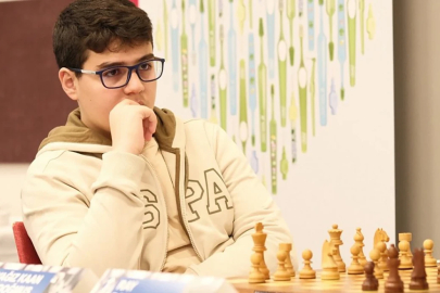 Satranç oyuncusu Yağız Kaan Erdoğmuş, dünya sıralamasında 32. sıraya yükseldi