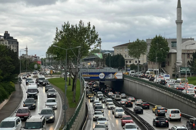 Bursa'nın en işlek noktasında kırmızı alarm! Trafik felç oldu