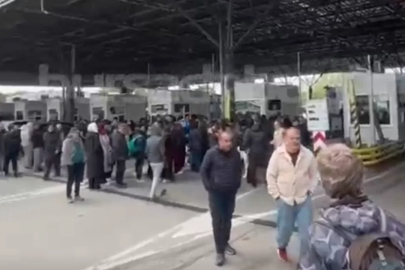 Kapıkule'de sınır krizi! Binlerce kişi yolda kaldı...
