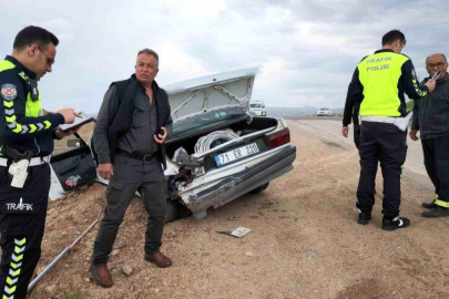 Kırıkkale'de iki otomobil çarpıştı: 2 yaralı