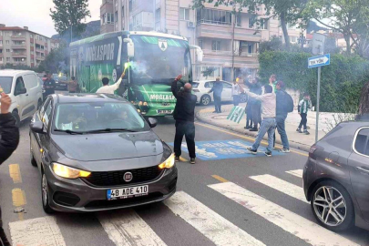 Muğlaspor'a taraftarlardan meşaleli karşılama