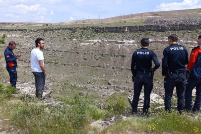 Viyadükte mahsur kalan genç kurtarıldı