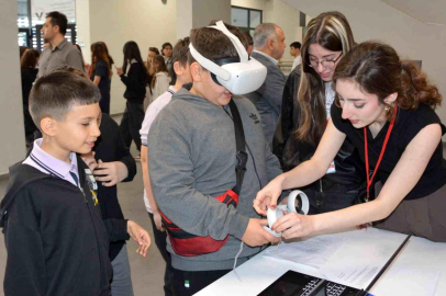 Tepebaşı'nda Geleceğin İnşası: Çocuk Zirvesi Hibrit Modelle Binlerce Öğrenciye Ulaştı
