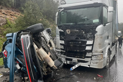 Korkunç kazada ölü ve çok sayıda yaralı!