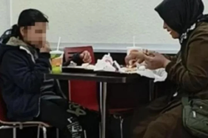Ünlü hamburger devinde skandal! 'Siz fakirsiniz dışarı çıkın'