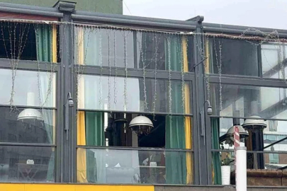 17 yaşındaki saldırgan dehşet saçtı! Kafeyi kurşunladı, el bombasıyla kaçtı...
