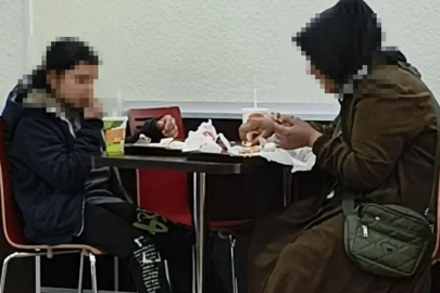 Anne ve kızına ayrımcılık yapan hamburgerciye çifte şok