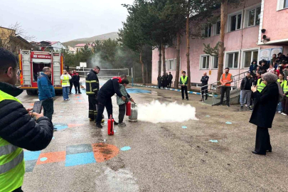 İtfaiyeden öğrencilere yangın eğitimi