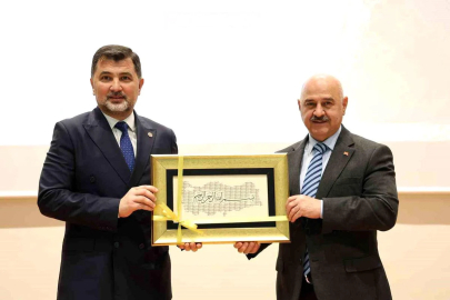 Milletvekili Öztürk "Öğrenciler isimsiz kahramanlar"