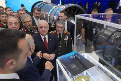 Milli Savunma Bakanı Güler, SAHA 2026 Fuarı'nda YILDIRIMHAN'ı Tanıttı