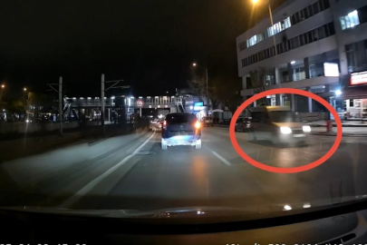 Bursa'da trafik terörü! Ters yolda ilerleyen araç kamerada...