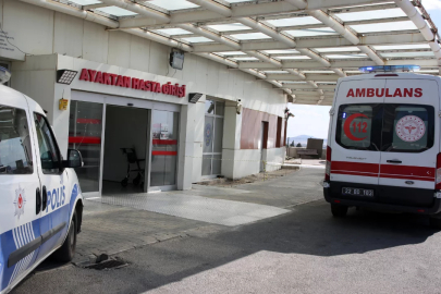 Parkta kadınlar arasında bıçaklı kavga! Ağır yaralı var