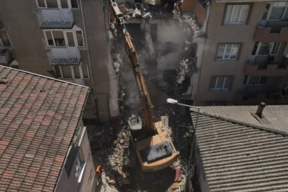 Bursa'da tehlike yaratan binalar tek tek yıkılıyor!