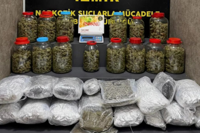 İzmir'de 2 ayrı operasyonda 39 kilo kokain ele geçirildi