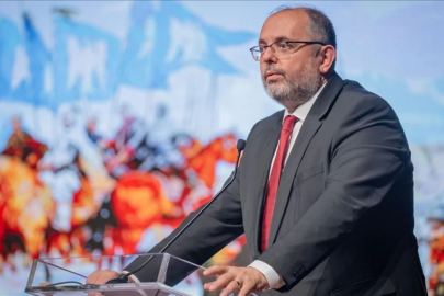 MSÜ Rektörü Erhan Afyoncu'dan üç çocuklu annelere maaş önerisi
