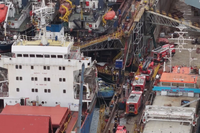 Tuzla'da tersanede bakım yapılan gemide çıkan yangın söndürüldü