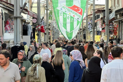 Bursa'da Anneler Günü yoğunluğu! Meydanlar doldu taştı...
