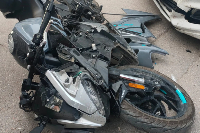 Bursa'da otomobil ile motosiklet kafa kafaya çarpıştı: 1 yaralı var