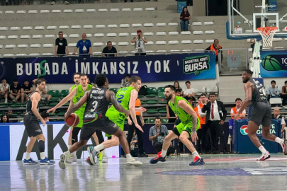 Bursa temsilcisi TOFAŞ, sezonu galibiyetle tamamladı!