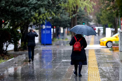 Bursa'da şemsiyeler biraz daha yanımızda duracak