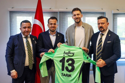 Fenerbahçe, kaleci Tarık Çetin’le 3 yıllık sözleşme imzaladı