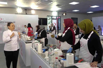 Türk Kızılay'ın "iyilikle pişen hayatlar' atölyesi Bursa'da kadınlarla buluştu