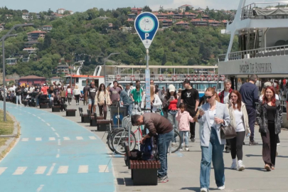 Bebek Sahili'nde piknik yapıp balık tuttular; güneşli havanın keyfini çıkardılar