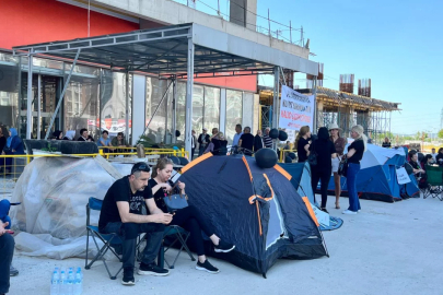 Bursa'da Atış Yapı mağdurları eylemlerini sürdürüyor! Geceyi çadırlarda geçirdiler...