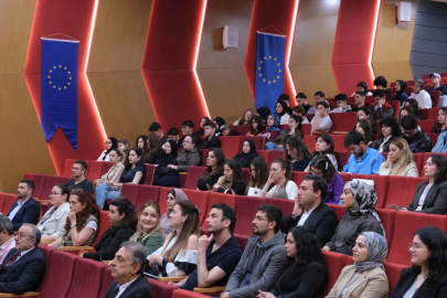 Bursa'da gençler Avrupa fırsatlarıyla buluştu